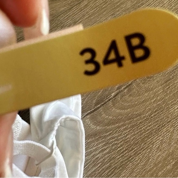 Maidenform White Lace Bra - Picture 5 of 5